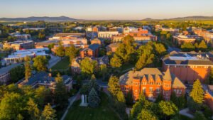 Ảnh chụp trên không mùa hè bằng máy bay không người lái tại khuôn viên trường Đại học Washington State, Thứ Hai, ngày 22 tháng 6 năm 2020.