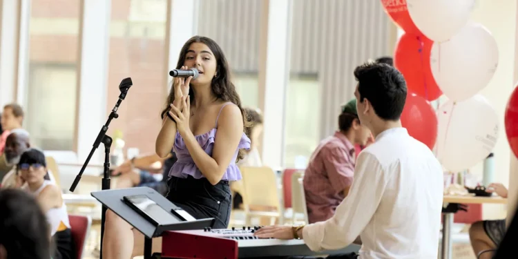 波士顿伯克利音乐学院为期五周的音乐表演强化暑期课程