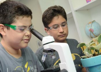 Campamento científico práctico del Centro de Ciencias de California