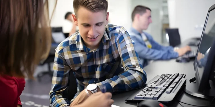 Campamentos de verano STEM de UCLA Tech Revolution