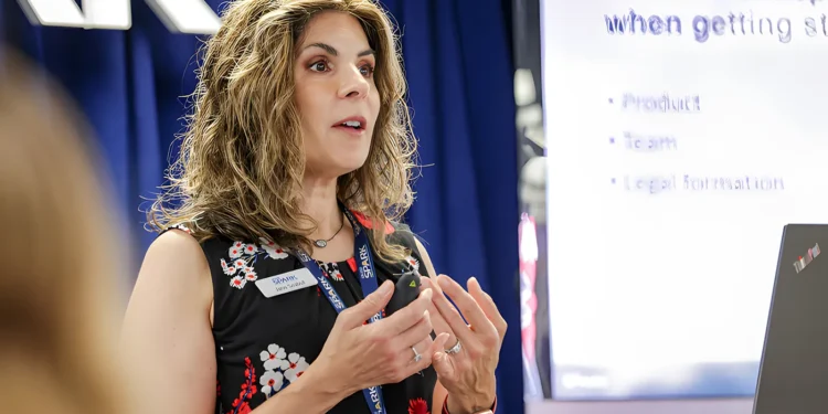 哥伦比亚大学国际商务与金融高中暑期课程